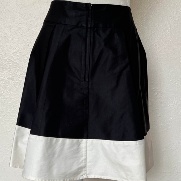 Pleated Short Skirt - Black with White Border - H&M - Picture 4 of 5